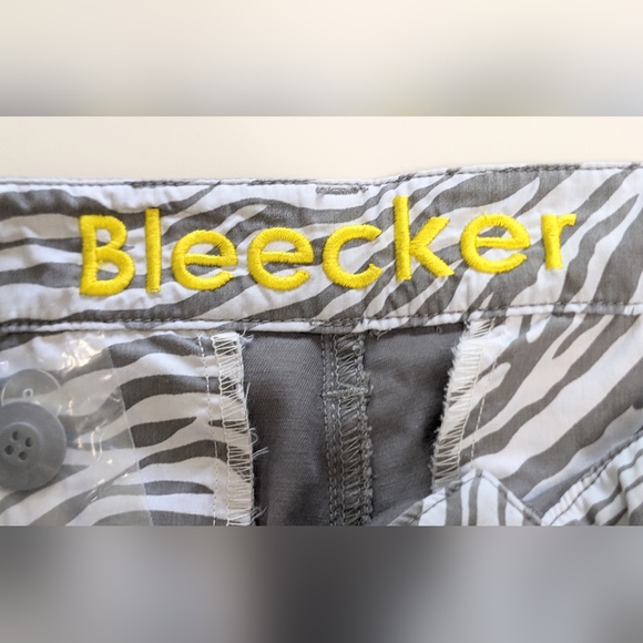 DELIA*S, Vintage Y2K, Bleeker Flared Khakis, Gray, Size 13/14 Petite. - Picture 6 of 11